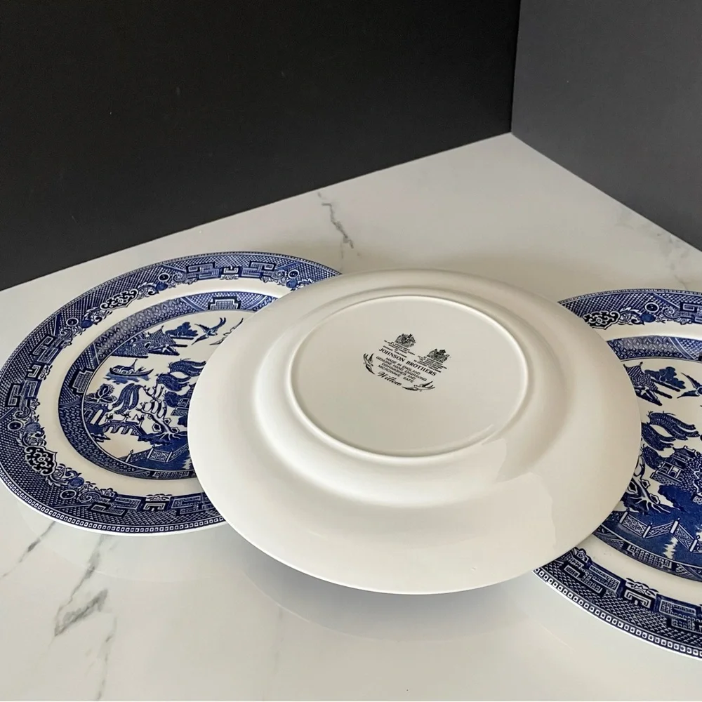 SET of 3 Blue Willow Dinner Plates - Johnson Brothers